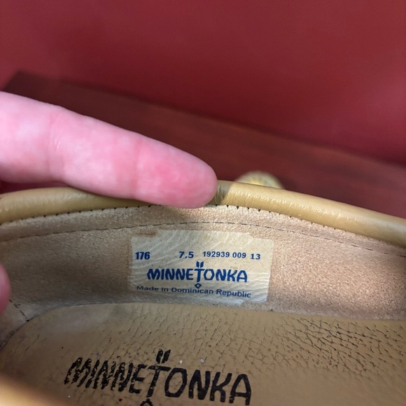 Minnetonka Beaded Leather Moccasins Women's 7.5 Tan - Picture 5 of 5